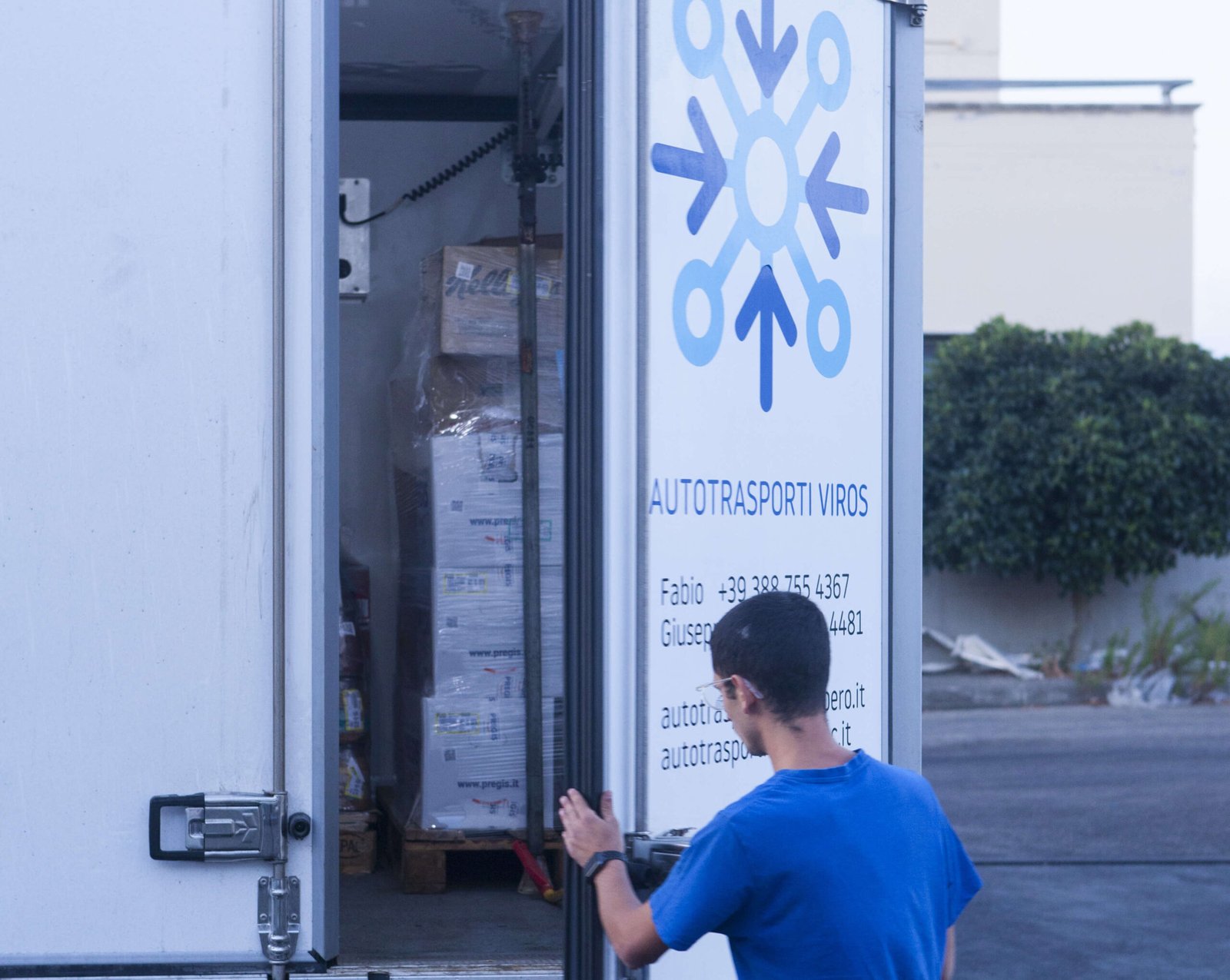 Viros Portellone Aperto per scarico merce