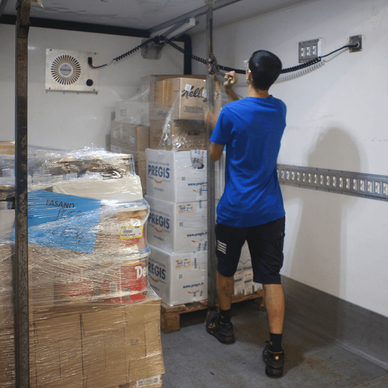 Flotta Viros che rappresenta i mezzi a disposizione dei nsotri clienti per completare i loro trasporti attraverso la nostra organizzazione